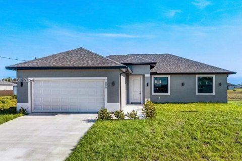 House in LaBelle, Florida 3 bedrooms, 150.13 sq.m. № 2035155