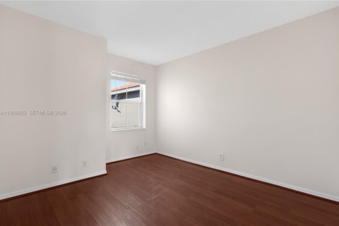 Townhouse in Miramar, Florida 3 bedrooms, 142.7 sq.m. № 2017596 - photo 25