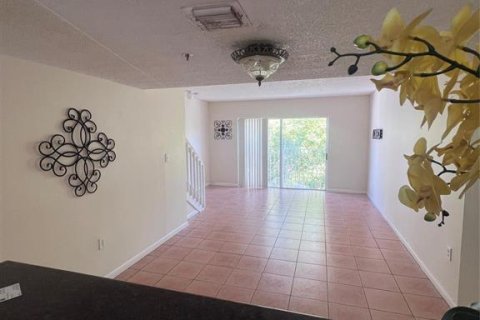 Touwnhouse à louer à Weston, Floride: 3 chambres, 117.34 m2 № 2273644 - photo 11