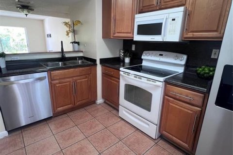 Touwnhouse à louer à Weston, Floride: 3 chambres, 117.34 m2 № 2273644 - photo 2