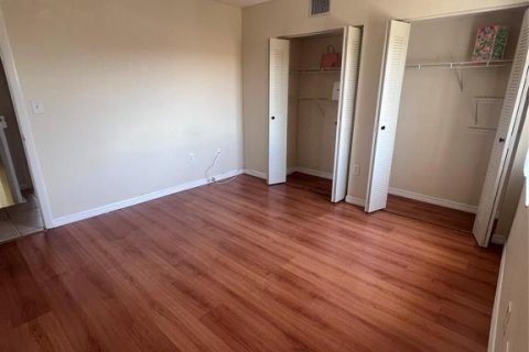 Touwnhouse à louer à Weston, Floride: 3 chambres, 117.34 m2 № 2273644 - photo 16