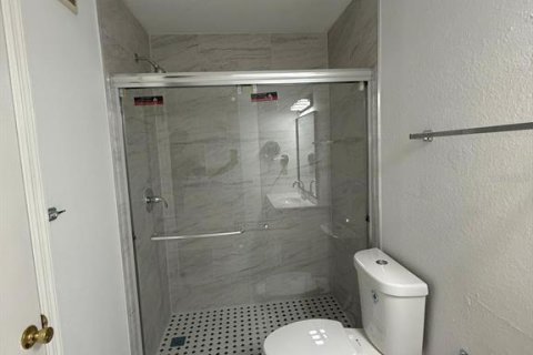 Condo in Orlando, Florida, 2 bedrooms  № 2217265 - photo 18
