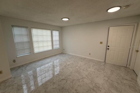 Condo in Orlando, Florida, 2 bedrooms  № 2217265 - photo 4