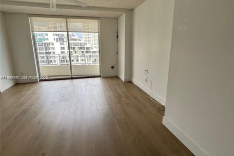 Copropriété à vendre à Miami, Floride: 1 chambre, 68.28 m2 № 1994302 - photo 3