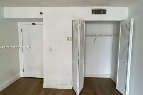Copropriété à vendre à Miami, Floride: 1 chambre, 68.28 m2 № 1994302 - photo 4