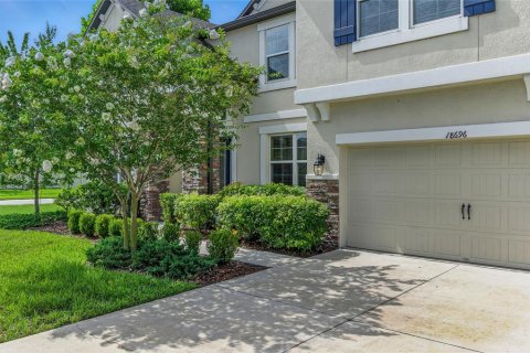 House in Spring Hill, Florida 6 bedrooms, 506.5 sq.m. № 1772739 - photo 9