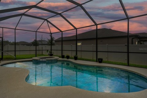 House in Spring Hill, Florida 6 bedrooms, 506.5 sq.m. № 1772739 - photo 5