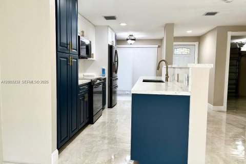 Copropriété à vendre à Plantation, Floride: 4 chambres, 193.24 m2 № 2401384 - photo 4