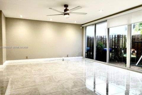 Copropriété à vendre à Plantation, Floride: 4 chambres, 193.24 m2 № 2401384 - photo 3