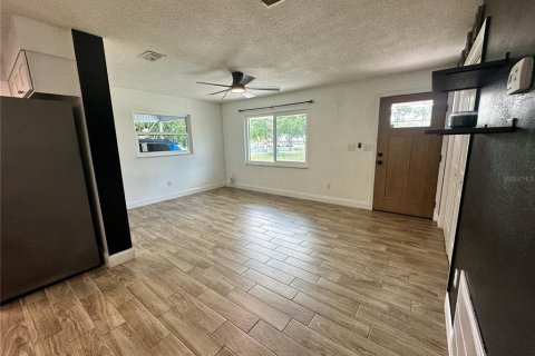 Casa en alquiler en Deltona, Florida, 3 dormitorios, 102.56 m2 № 1917405 - foto 7