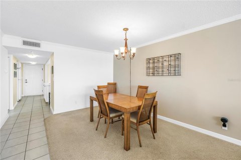 Condominio en venta en Saint Pete Beach, Florida, 2 dormitorios, 117.99 m2 № 2203490 - foto 11