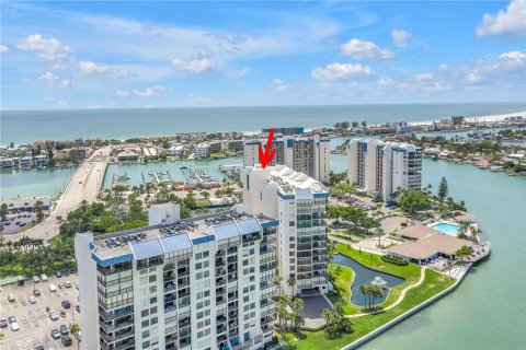Condominio en venta en Saint Pete Beach, Florida, 2 dormitorios, 117.99 m2 № 2203490 - foto 2