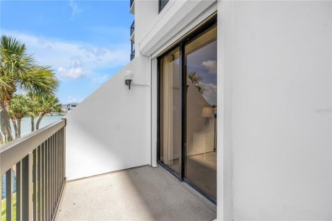 Condominio en venta en Saint Pete Beach, Florida, 2 dormitorios, 117.99 m2 № 2203490 - foto 20