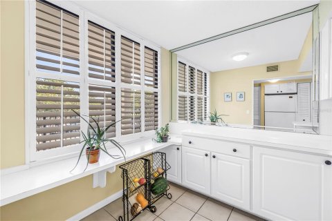 Condominio en venta en Saint Pete Beach, Florida, 2 dormitorios, 117.99 m2 № 2203490 - foto 10