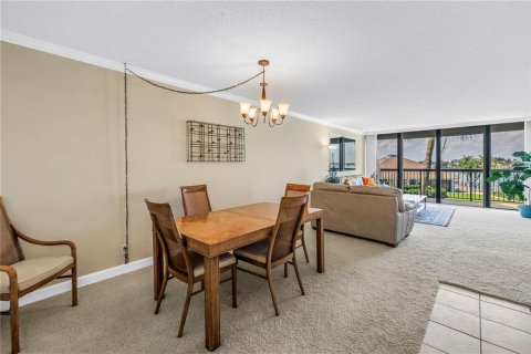 Condominio en venta en Saint Pete Beach, Florida, 2 dormitorios, 117.99 m2 № 2203490 - foto 12