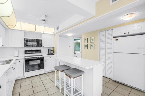 Condominio en venta en Saint Pete Beach, Florida, 2 dormitorios, 117.99 m2 № 2203490 - foto 8