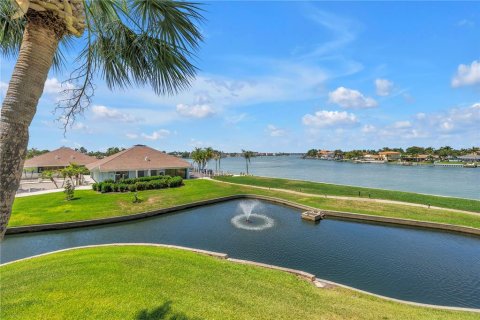 Condominio en venta en Saint Pete Beach, Florida, 2 dormitorios, 117.99 m2 № 2203490 - foto 21