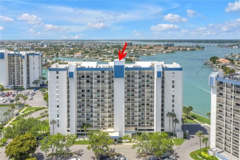 Condominio en venta en Saint Pete Beach, Florida, 2 dormitorios, 117.99 m2 № 2203490 - foto 30