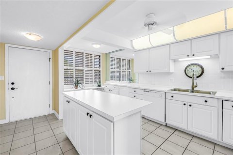 Condominio en venta en Saint Pete Beach, Florida, 2 dormitorios, 117.99 m2 № 2203490 - foto 9
