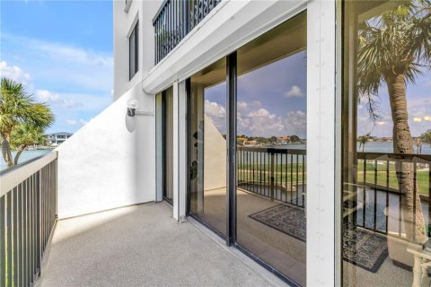 Condominio en venta en Saint Pete Beach, Florida, 2 dormitorios, 117.99 m2 № 2203490 - foto 15