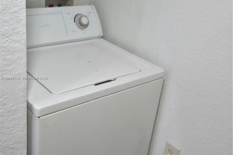 Condominio en alquiler en North Lauderdale, Florida, 2 dormitorios, 107.95 m2 № 2007708 - foto 19