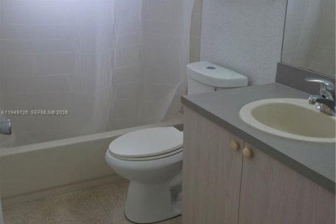Condominio en alquiler en North Lauderdale, Florida, 2 dormitorios, 107.95 m2 № 2007708 - foto 9