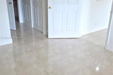 Condominio en alquiler en North Lauderdale, Florida, 2 dormitorios, 107.95 m2 № 2007708 - foto 24