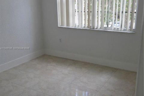 Condominio en alquiler en North Lauderdale, Florida, 2 dormitorios, 107.95 m2 № 2007708 - foto 12