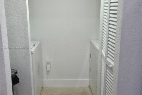 Condominio en alquiler en North Lauderdale, Florida, 2 dormitorios, 107.95 m2 № 2007708 - foto 18