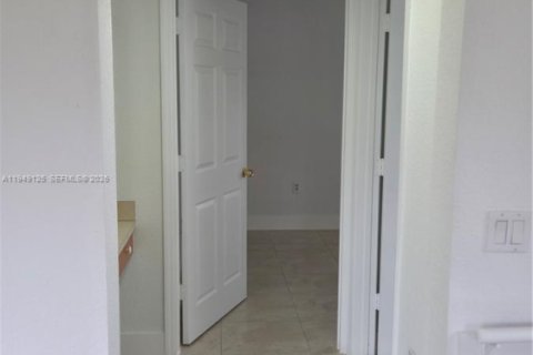 Condominio en alquiler en North Lauderdale, Florida, 2 dormitorios, 107.95 m2 № 2007708 - foto 8