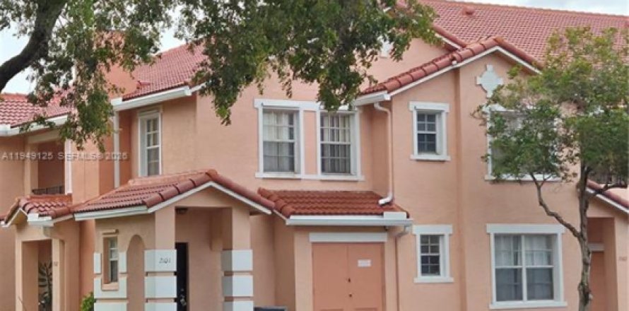 Condominio en North Lauderdale, Florida, 2 dormitorios  № 2007708