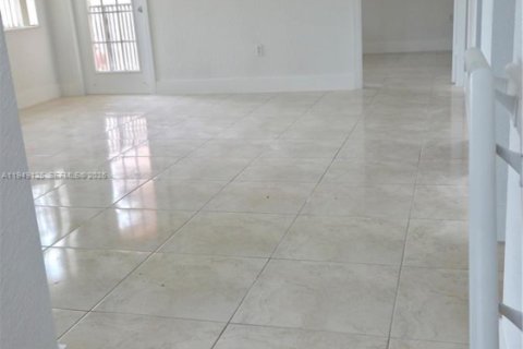 Condominio en alquiler en North Lauderdale, Florida, 2 dormitorios, 107.95 m2 № 2007708 - foto 3