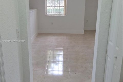 Condominio en alquiler en North Lauderdale, Florida, 2 dormitorios, 107.95 m2 № 2007708 - foto 13