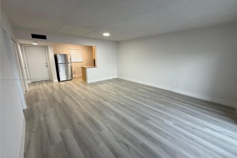 Снять в аренду виллу или дом в Норт-Майами-Бич, Флорида 1 спальня, 69.68м2, № 1925604 - фото 6