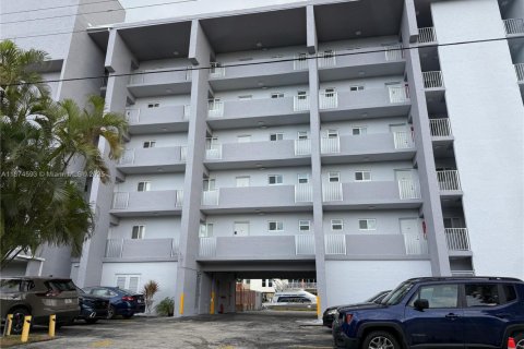 Снять в аренду виллу или дом в Норт-Майами-Бич, Флорида 1 спальня, 69.68м2, № 1925604 - фото 1