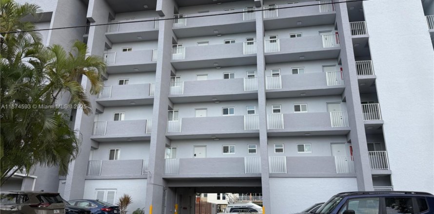 Дом в Норт-Майами-Бич, Флорида 1 спальня, 69.68м2 № 1925604