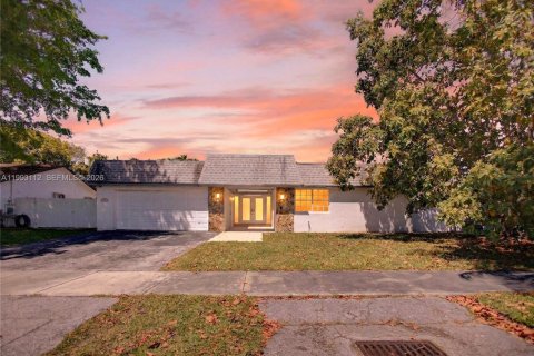 Купить виллу или дом в Майами, Флорида 4 спальни, 171.68м2, № 2062877 - фото 1