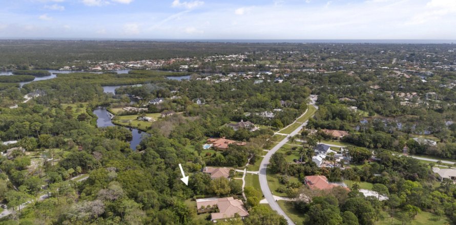 House in Jupiter, Florida 5 bedrooms, 331.57 sq.m. № 1059195