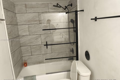 Купить кондоминиум в Дорал, Флорида 1 спальня, 75.25м2, № 2011487 - фото 5