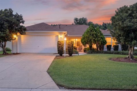 Casa en Lady Lake, Florida 3 dormitorios, 141.86 m2 № 2316666