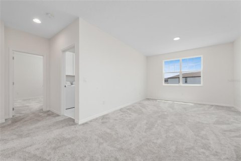 House in Winter Garden, Florida 4 bedrooms, 248.33 sq.m. № 2433511 - photo 21