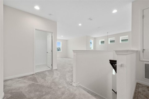 House in Winter Garden, Florida 4 bedrooms, 248.33 sq.m. № 2433511 - photo 20