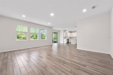 House in Winter Garden, Florida 4 bedrooms, 248.33 sq.m. № 2433511 - photo 14