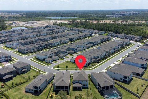House in Winter Garden, Florida 4 bedrooms, 248.33 sq.m. № 2433511 - photo 6