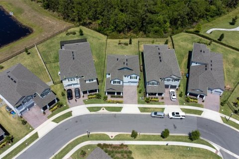 House in Winter Garden, Florida 4 bedrooms, 248.33 sq.m. № 2433511 - photo 8