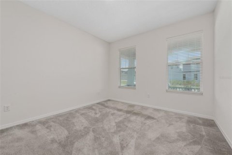House in Winter Garden, Florida 4 bedrooms, 248.33 sq.m. № 2433511 - photo 11