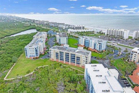 Condo in New Smyrna Beach, Florida, 3 bedrooms  № 1641075 - photo 1