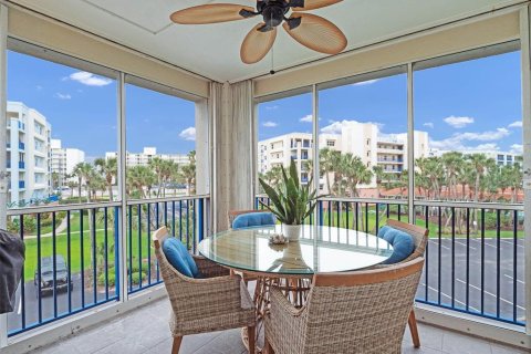 Condo in New Smyrna Beach, Florida, 3 bedrooms  № 1641075 - photo 16