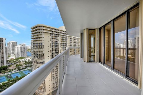 Condo in Aventura, Florida, 2 bedrooms in LANDMARK  № 1713217 - photo 8