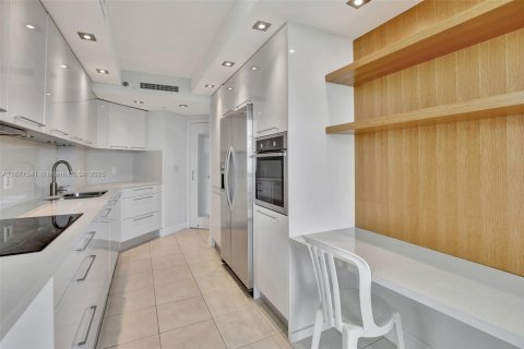 Condo in Aventura, Florida, 2 bedrooms in LANDMARK  № 1713217 - photo 10